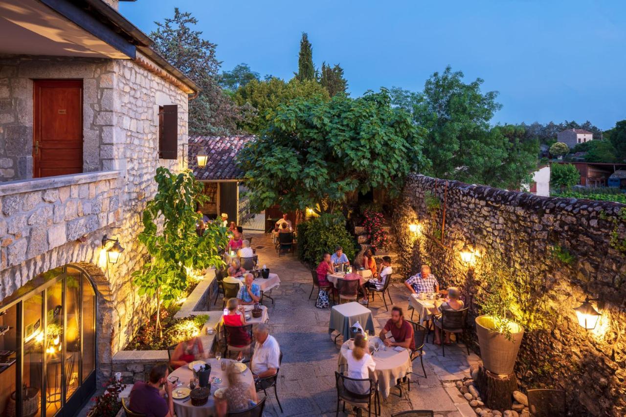 Logis Auberge Les Murets Hotel Restaurant Spa Chandolas Exterior foto