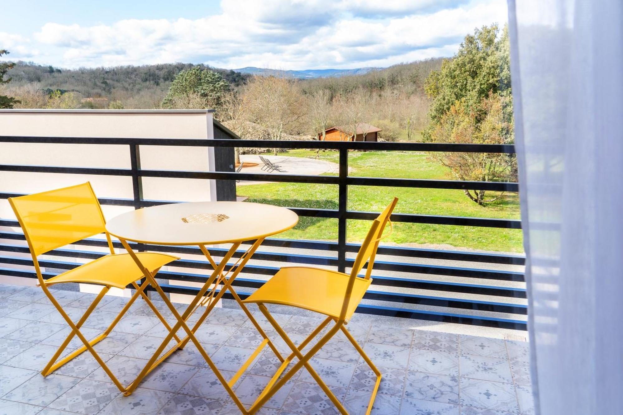 Logis Auberge Les Murets Hotel Restaurant Spa Chandolas Exterior foto