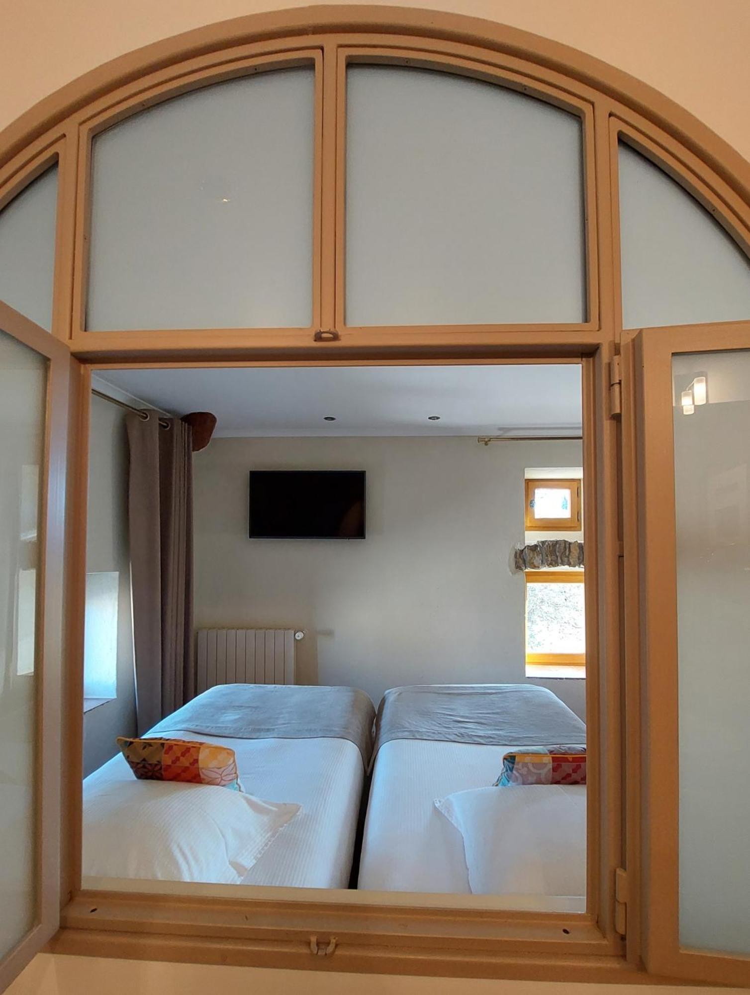 Logis Auberge Les Murets Hotel Restaurant Spa Chandolas Exterior foto