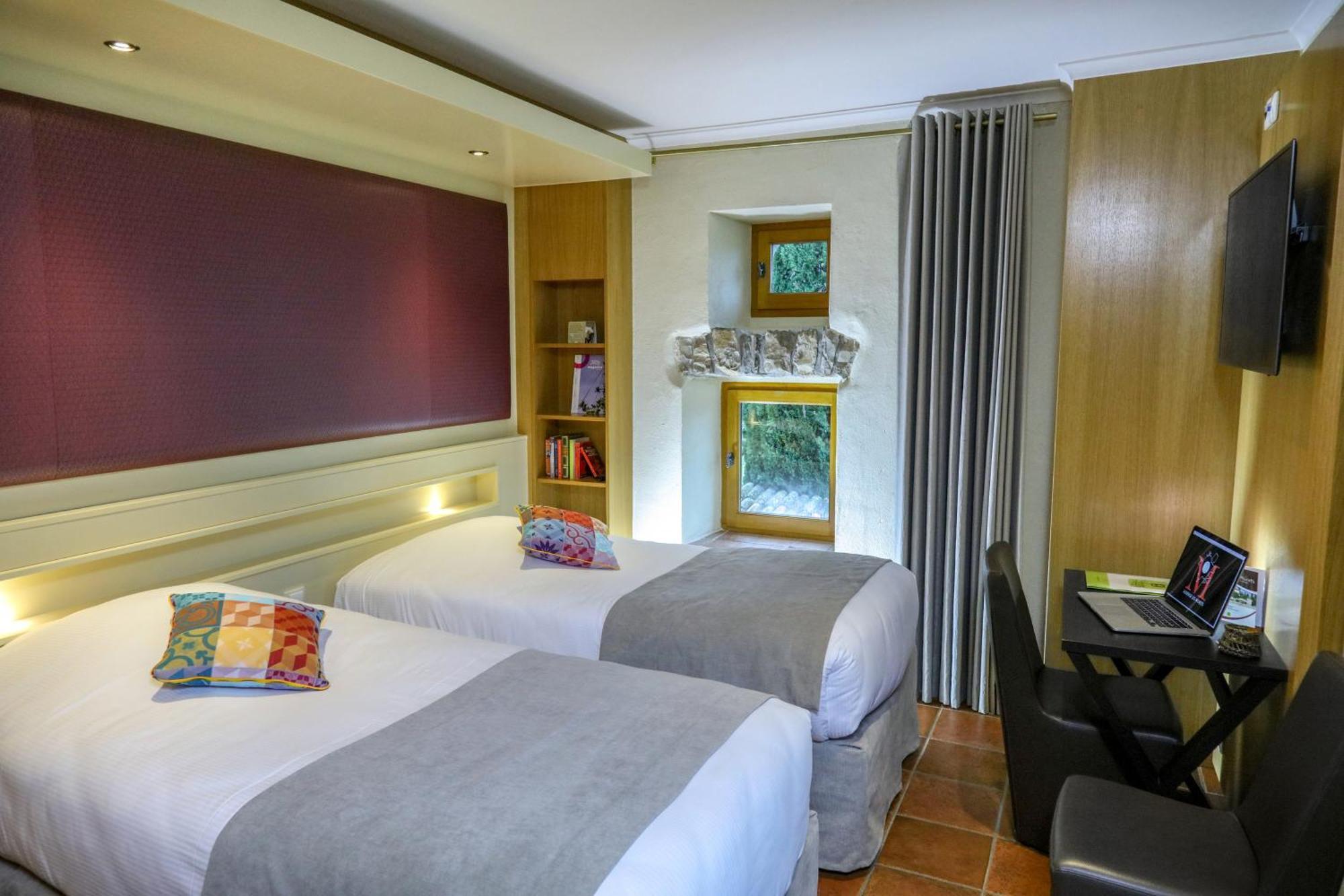 Logis Auberge Les Murets Hotel Restaurant Spa Chandolas Exterior foto
